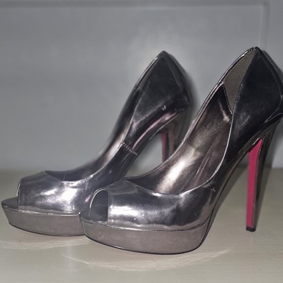 Metallic Heels - Picture 5 of 7